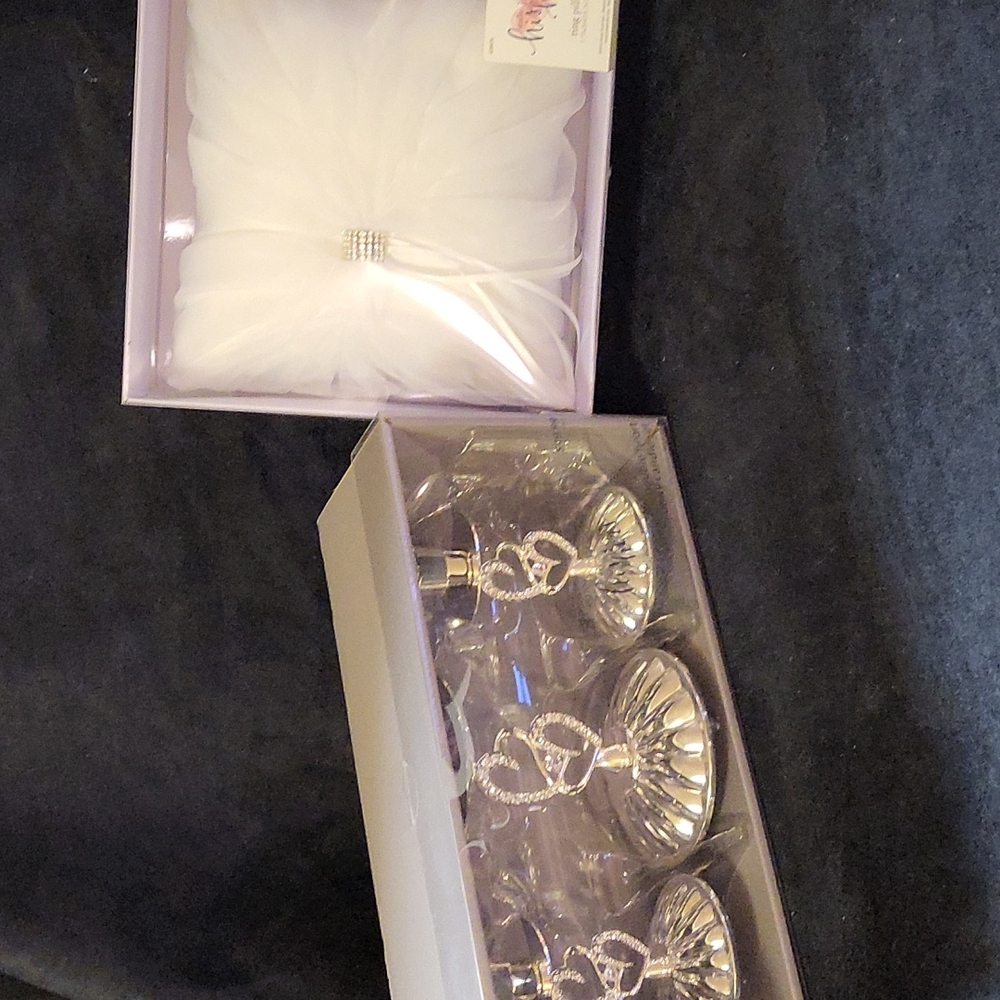 Pillow and Unity Candel